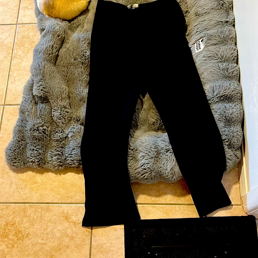 Never worn like new size 10 Italian design light knit pant